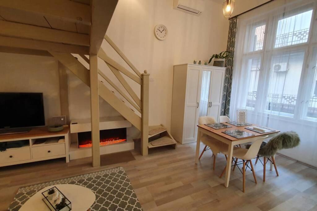 A Nice Apartment In The Heart Of Budapest. Luaran gambar